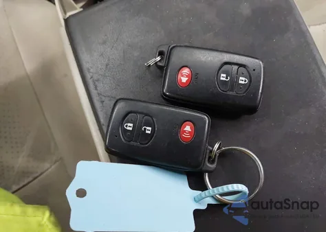 2014 Toyota Prius V Three from USA, damaged, VIN JTDZN3EU2EJ004719